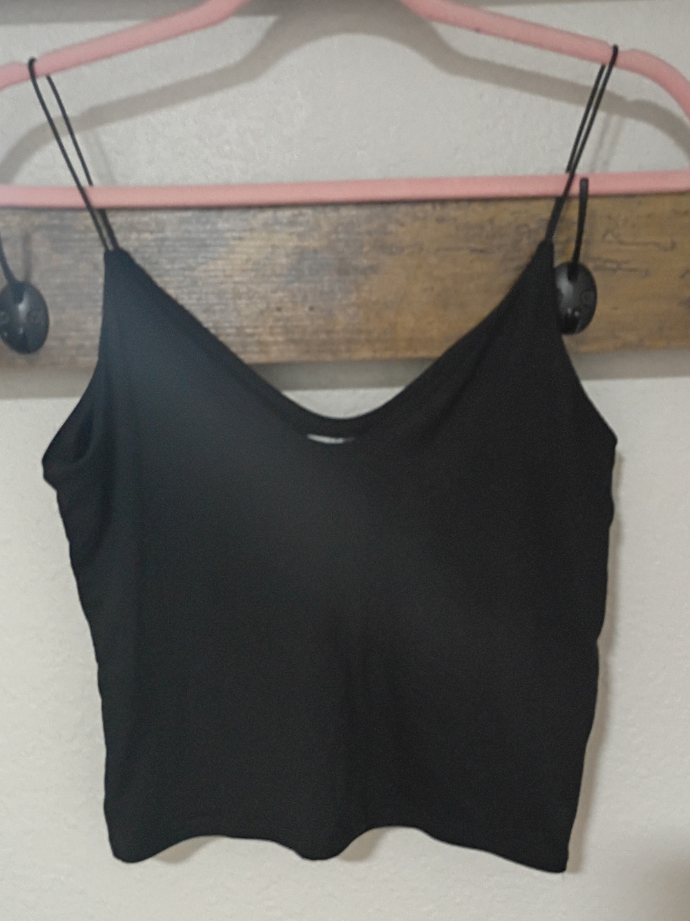 gaze Black Spaghetti Strap Crop Cami